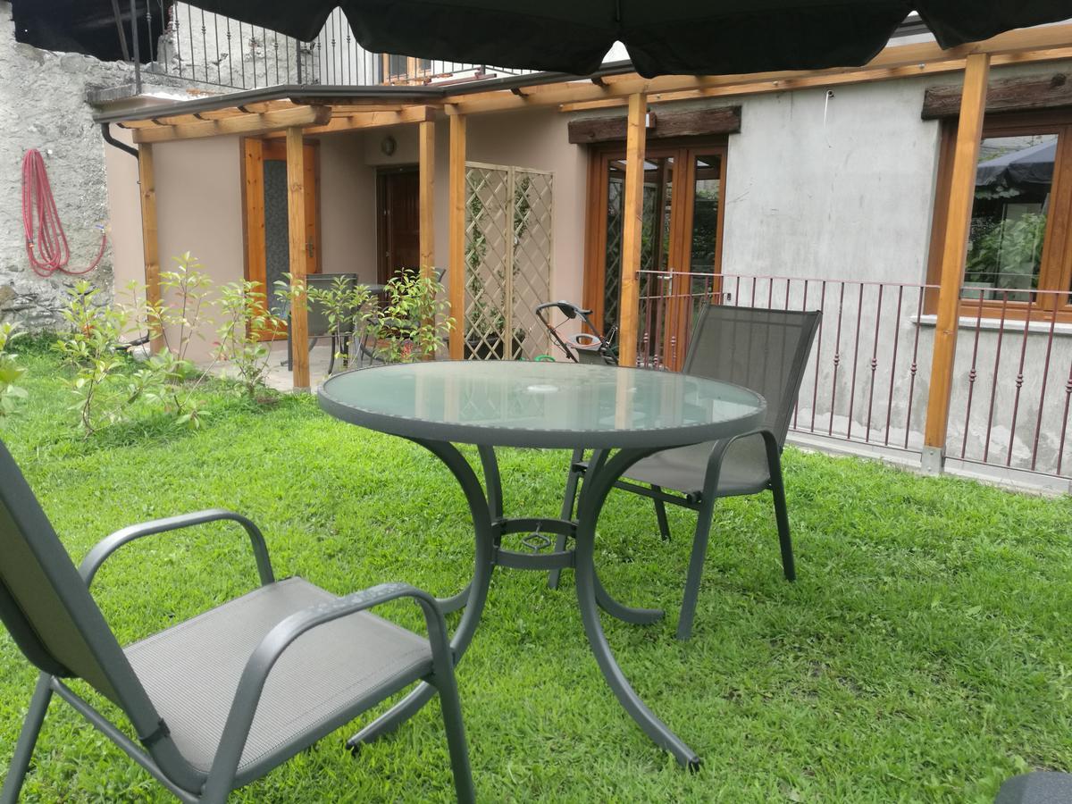 B&B La Maison D' Amelie Camere E Appartamenti Fenis Exterior photo